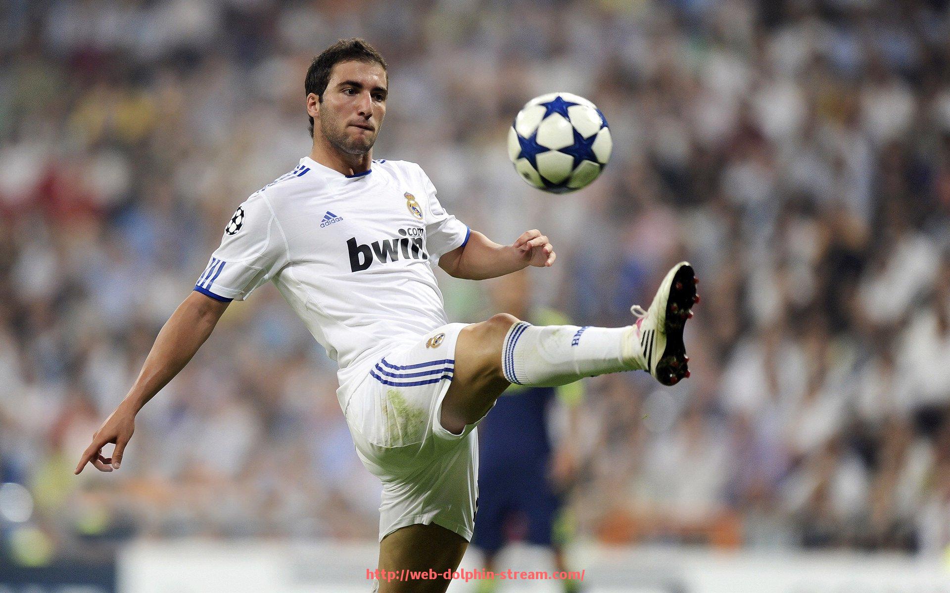 海豚直播-齐达内2002年欧冠表现及经典进球回顾